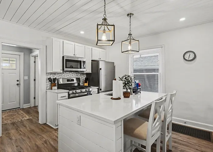 Luxe 2br Franklinton - Private Patio - 2car Garage Сasa de vacaciones