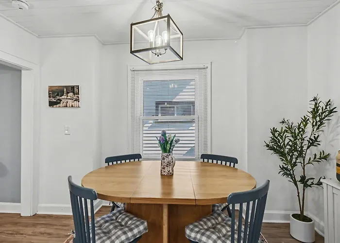 Luxe 2br Franklinton - Private Patio - 2car Garage Сasa de vacaciones Columbus