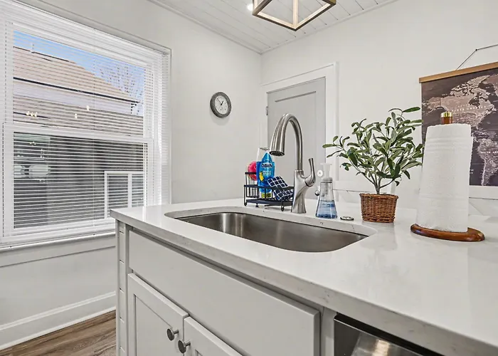 Luxe 2br Franklinton - Private Patio - 2car Garage Columbus