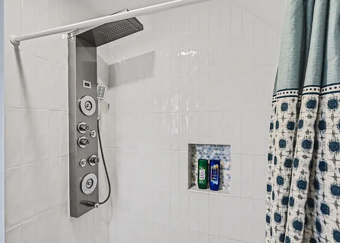 Сasa de vacaciones Luxe 2br Franklinton - Private Patio - 2car Garage *