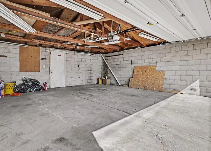 Сasa de vacaciones Luxe 2br Franklinton - Private Patio - 2car Garage *
